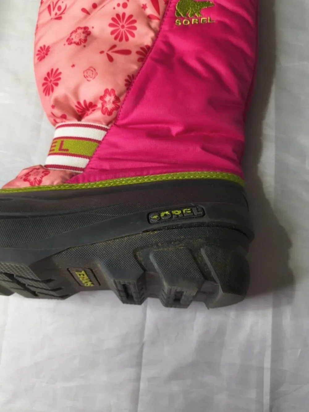 Sorel Boots Girls Youth Pink Floral Rubber Slip On Winter Snow Boots size 7